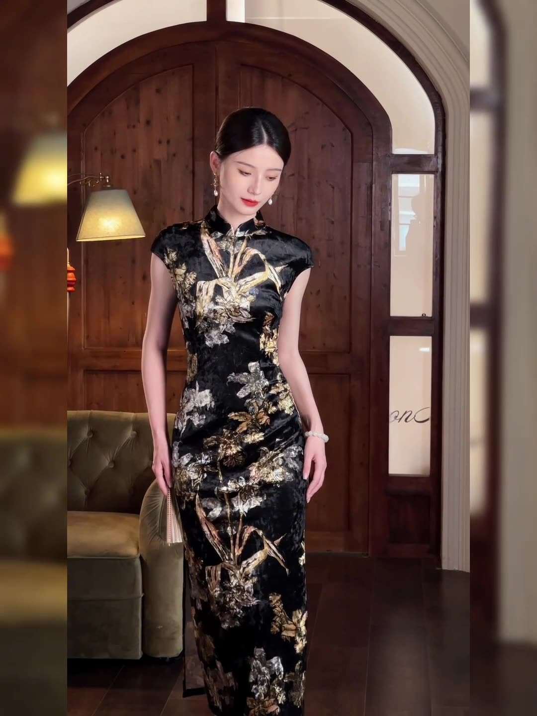 Golden Flower Cheongsam – Fall & Winter Style