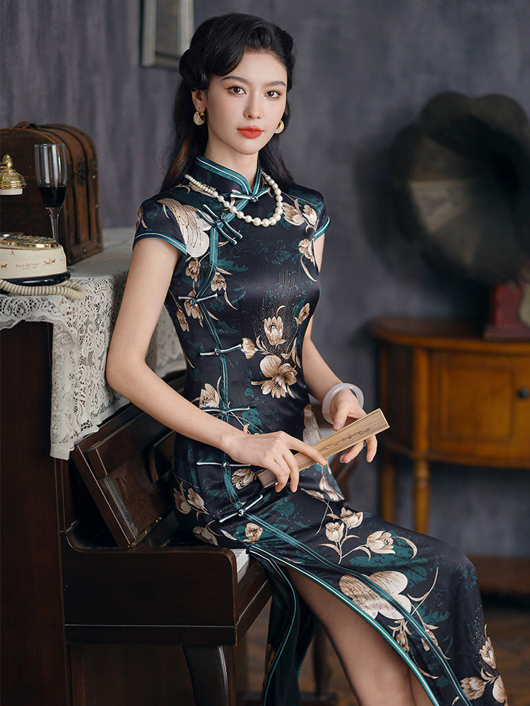 Black Lily Silk Cheongsam – Spring & Summer Style