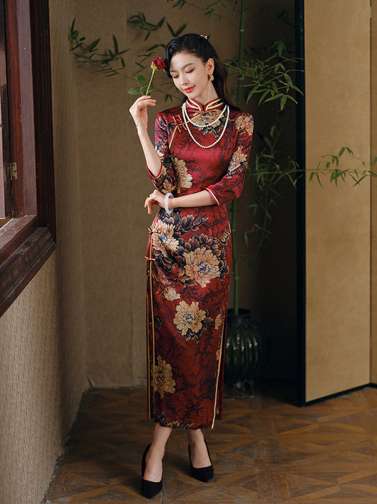 Elegant Opulence Silk Cheongsam – Spring & Summer Style