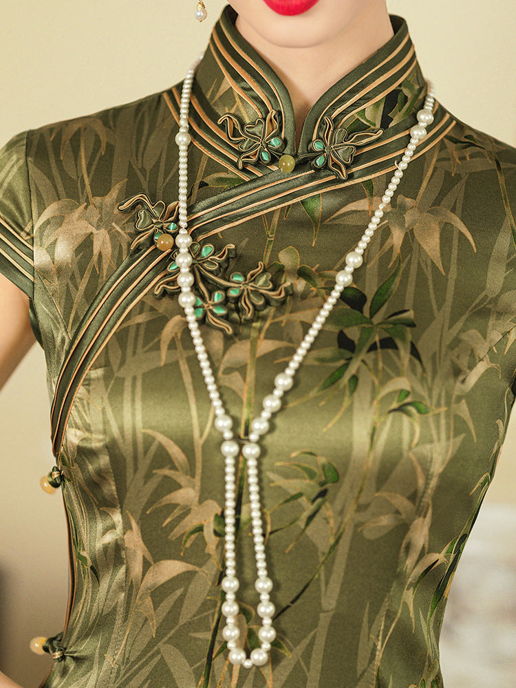 Green Bamboo Silk Cheongsam – Spring & Summer Style