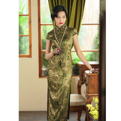 Green Bamboo Silk Cheongsam – Spring & Summer Style