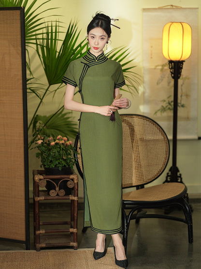 Green Classical Cheongsam – Spring & Summer Style