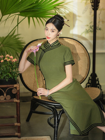 Green Classical Cheongsam – Spring & Summer Style