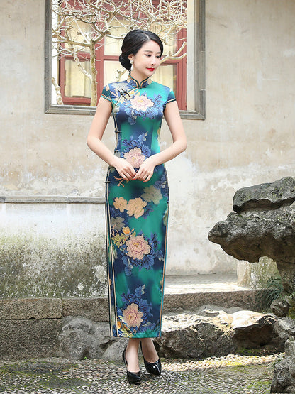 Green Peony Silk Cheongsam – Spring & Summer Style