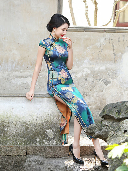 Green Peony Silk Cheongsam – Spring & Summer Style