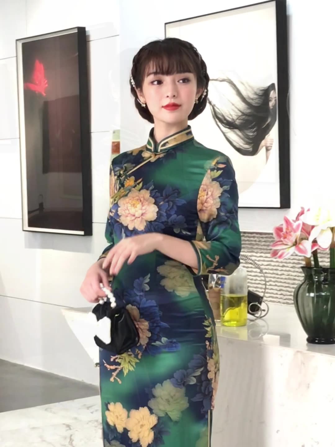 Green Peony Silk Cheongsam – Spring & Summer Style