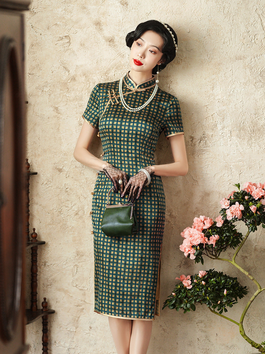 Green Plaid Silk Cheongsam – Spring & Summer Style