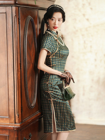 Green Plaid Silk Cheongsam – Spring & Summer Style