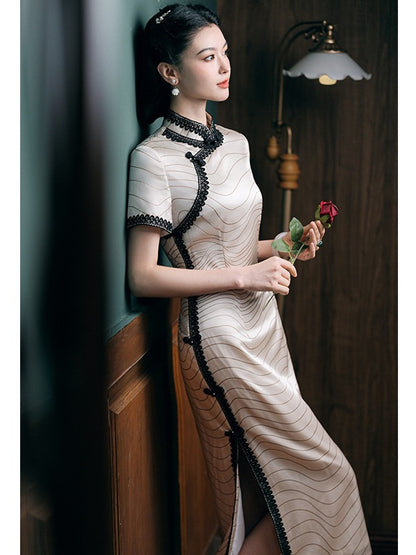 Pearl White Silk Cheongsam – Spring & Summer Style