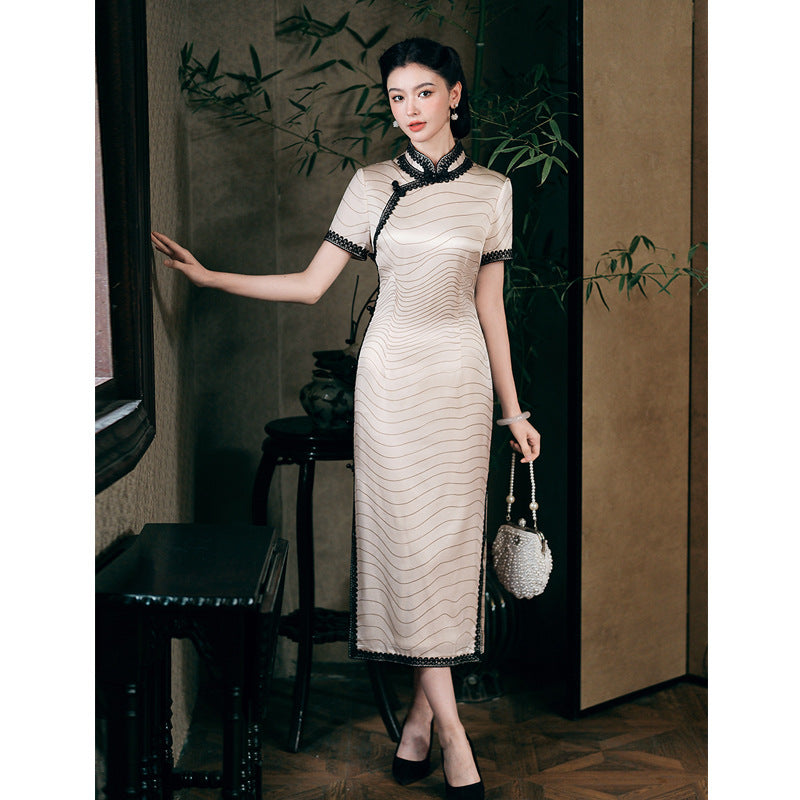 Pearl White Silk Cheongsam – Spring & Summer Style