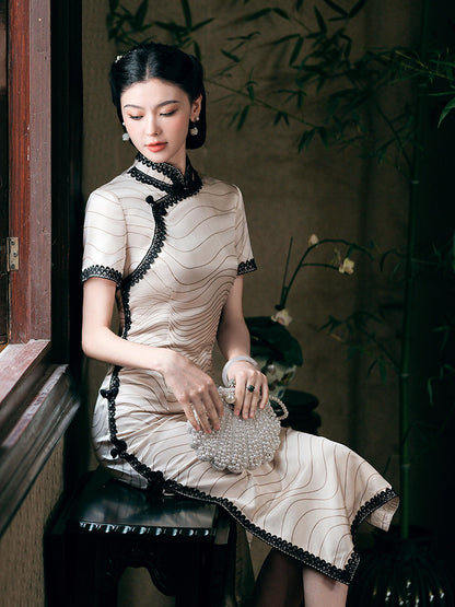 Pearl White Silk Cheongsam – Spring & Summer Style