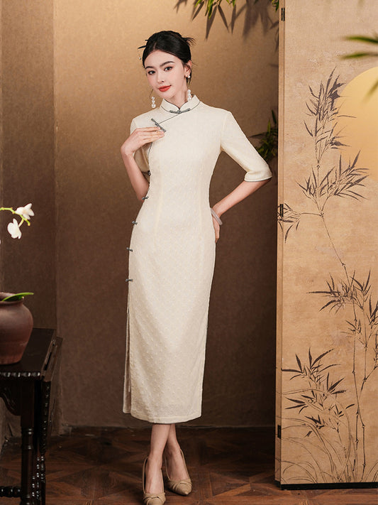 White Mandarin Collar Cheongsam– Fall & Winter Style