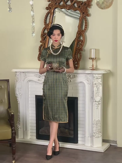 Green Plaid Silk Cheongsam – Spring & Summer Style