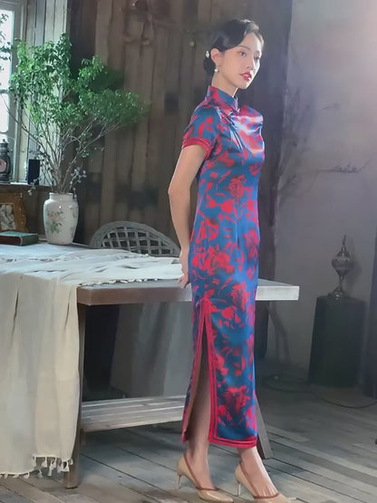 Blue Falling Petals Silk Cheongsam – Spring & Summer Style