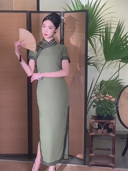 Green Classical Cheongsam – Spring & Summer Style